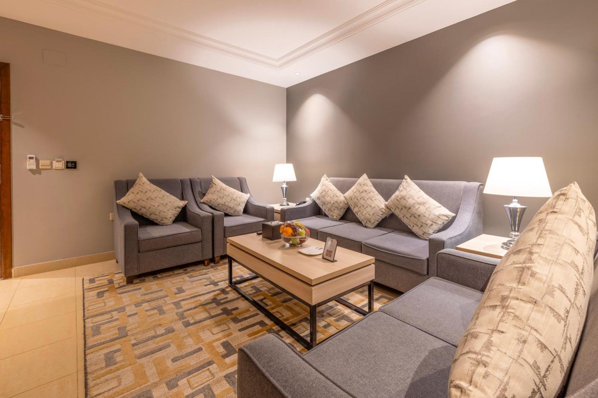 Enala Hotel Apartments - Tabuk Tebük Dış mekan fotoğraf